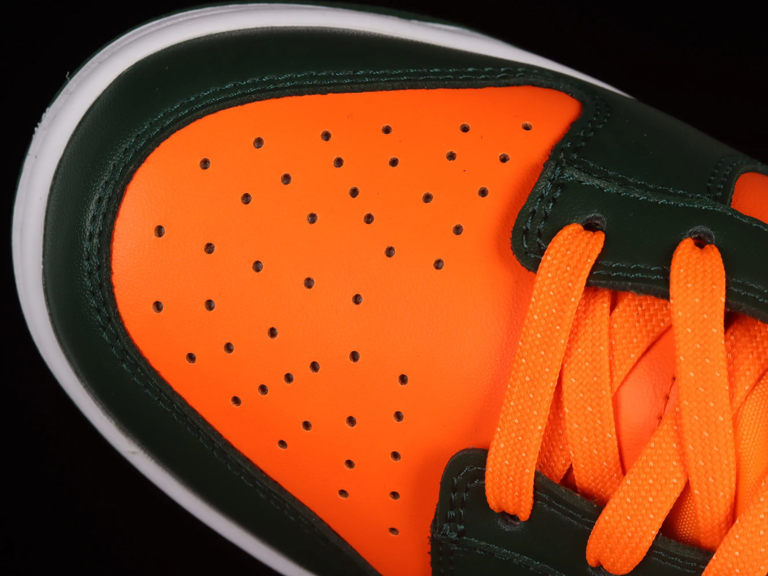 All Categories Nk SB Dunk Series Nk SB Dunk Low Low-top sneakers Nk SB Dunk Low "Miami Hurricanes" Orange-green SB low-top casual sneakers DD1391-300